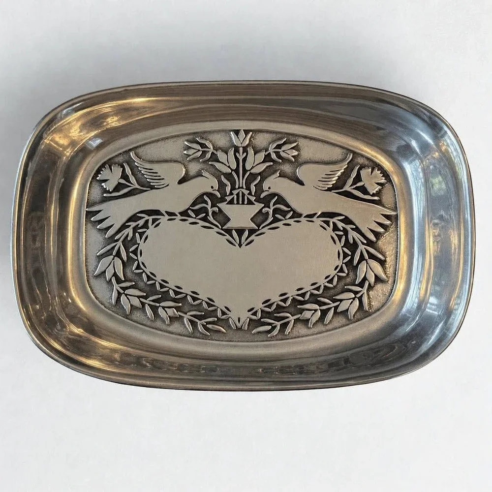 Wilton Armetale Lovebirds Bread Tray Metalware 551614 Made in USA Gift Idea